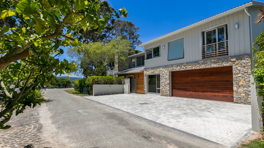 4 Bedroom Property for Sale in Leisure Isle Western Cape